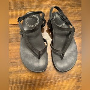 Chaco sandals black 5.5